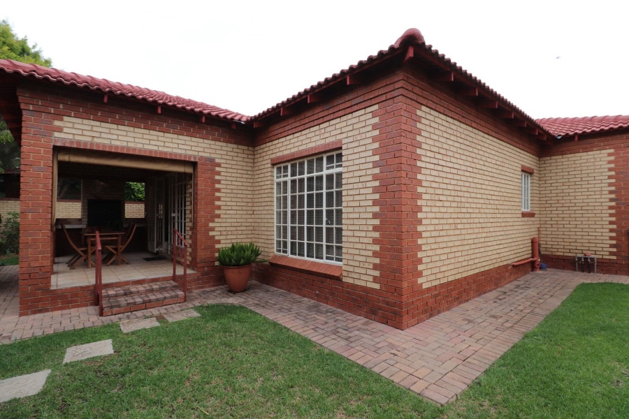 2 Bedroom Property for Sale in Flamwood North West